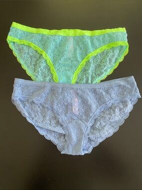 [Victoria’s Secret] Women’s Lace Bikini Brief— Set of 2